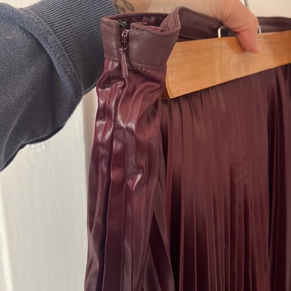 KAREN MILLEN PLEATED SKIRT - Picture 5 of 10